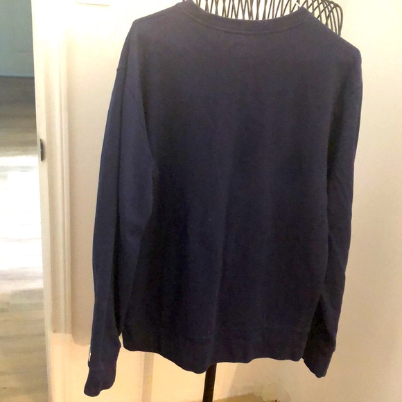 Medium Levi’s sweater - Picture 5 of 5